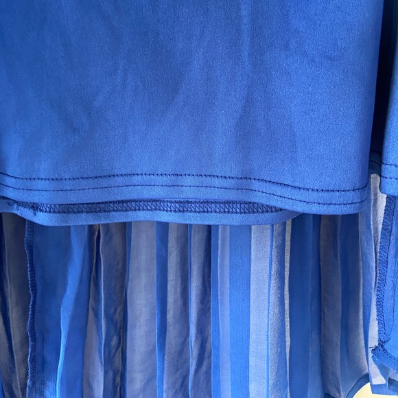 Blue pleated skirt zipper at back - Picture 3 of 4